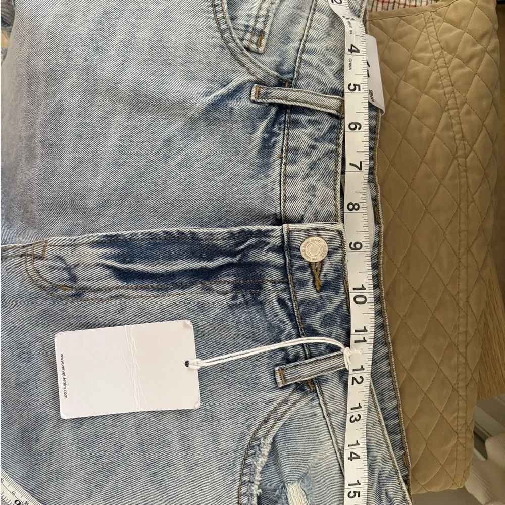 Vervet Sienna Super High Rise Distressed Denim Shorts Frayed Hem Light Wash L - Picture 5 of 10